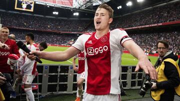 De Ligt, tras ganar la liga con el Ajax: "¿El Barça? Veremos dónde estoy al final del verano"