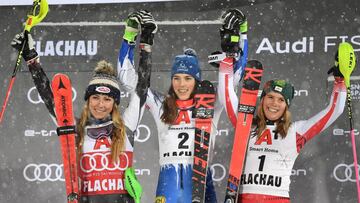 Vlhova supera a Shiffrin; Nuria Pau no superó el corte