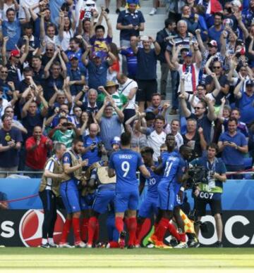 Celebración del empate contra Irlanda.