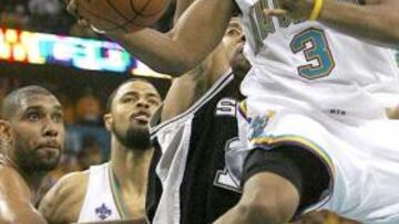 <strong>IMPARABLES.</strong> Los Hornets colocaron el 2-0 en la serie y tienen ya contra las cuerdas al defensor del título.