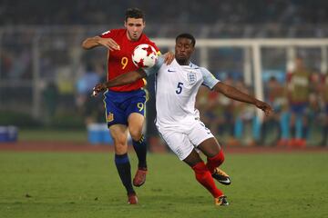 Marc Guehi y Abel Ruiz.