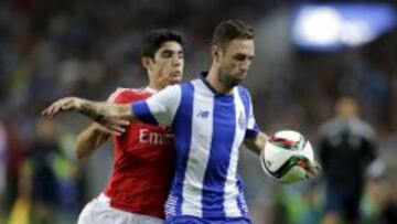 Miguel Layún fue el único mexicano que disputó los 90 minutos en el clásico portugués.