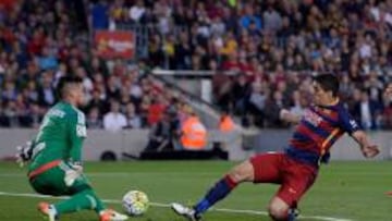 Diego Alves y Luis Suárez