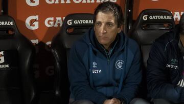 Futbol, Universidad Catolica vs Rangers
Primera fase, partido de vuelta, Copa Chile 2017
El entrenador de Universidad Catolica Mario Salas, durante el partido de Copa Chile contra Rangers disputadp en el estadio San Carlos de Apoquindo en Santiago, Chil
