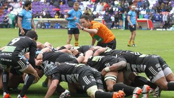 Alhambra Nievas arbitra la final de la Copa del Rey de Rugby entre El Salvador y la Santboiana.