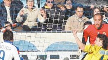 <b>GOLEADOR. </b>David Villa logró el gol que valió la victoria y los tres puntos para un Zaragoza muy necesitado de victorias en la Liga.