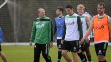 Nacho no supera su lumbalgia y se queda fuera de la lista