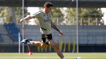 James Rodr&iacute;guez durante un entrenamiento con Real Madrid.