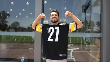 Henry Martin presume jersey de Steelers