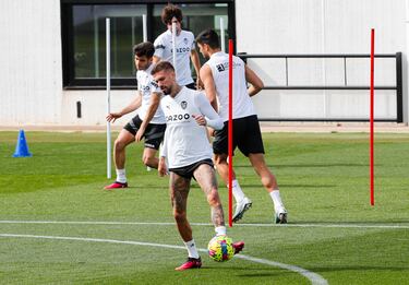 ?ltimo da de mercado: Yaremchuk, Castillejo y a esperar 
