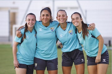 Las jugadoras del Málaga, listas para la acción.