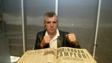 Pepe Durán, con el AS del día que se proclamó campeón mundial.