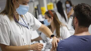 Las personas que superen las tres d&eacute;cadas podr&aacute;n anotarse para recibir la vacuna contra el coronavirus.