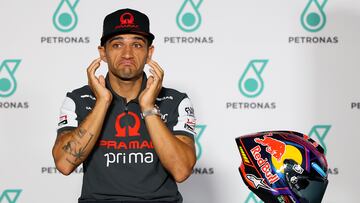Sepang (Malaysia), 31/10/2024.- Prima Pramac rider Jorge Martin of Spain attends a press conference ahead of the Malaysia Motorcycling Grand Prix in in Sepang, Malaysia, 31 October 2024. The 2024 Motorcycling Grand Prix of Malaysia is held at the Sepang International Circuit on 03 November. (Motociclismo, Ciclismo, Malasia, España) EFE/EPA/FAZRY ISMAIL