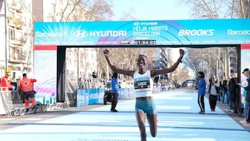 Chemnung vuela y pulveriza el récord de Barcelona