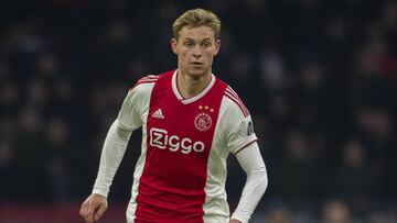 El centrocampista holandés del Ajax, Frenkie de Jong, durante un partido.