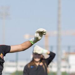 Pamela Tajonar debuta de titular y Barca golea al Madrid