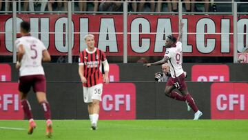 Soccer Football - Serie A - AC Milan v Torino - San Siro, Milan, Italy - August 17, 2024 Torino's Duvan Zapata celebrates scoring their second goal REUTERS/Daniele Mascolo