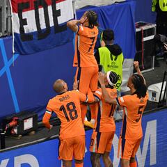 Xavi Simons emula a su técnico Ronald Koeman