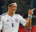 Özil se defiende: "Soy una persona y no una máquina"