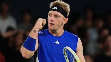 Davidovich, al cuadro principal de París; Carballés, fuera