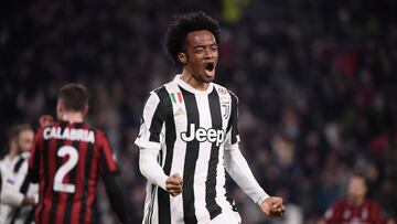 Juan Guillermo Cuadrado celebrando su gol con Juventus ante el Milan por Serie A