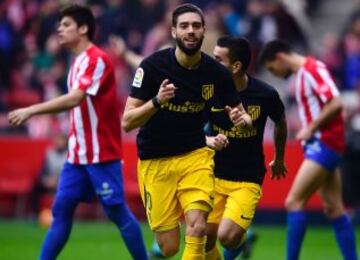 Yannick Carrasco celebra su gol.