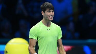 Carlos Alcaraz celebra su victoria sobre Andrey Rublev en Turín.