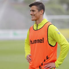 Las bajas en defensa alteran los planes de Pepe Mel