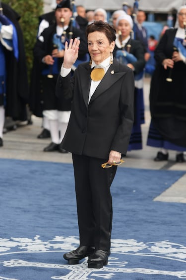 Graciela Iturbide, Premio Princesa de Asturias de las Artes, a su llegada al Teatro Campoamor para asistir a la ceremonia de entrega de los Premios Princesa de Asturias 2025.