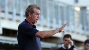 Jorge Pellicer no quiere que en Audax Italiano se relajen en la lucha por zafar del descenso.