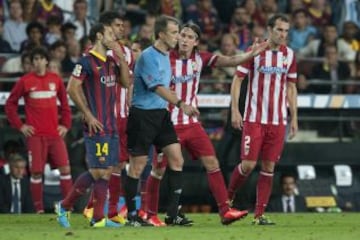 Filipe Luis fue expulsado por un manotazo a Dani Alves.