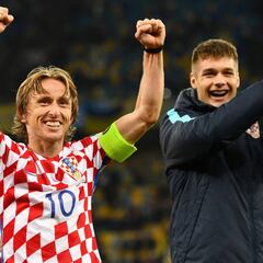 Modric lidera a Croacia hacia la repesca para el Mundial