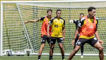 Es el técnico de Iván Román en Brasil y así habla de él por primera vez: “Nadie lo contrató para...”