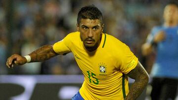 Paulinho, con la selección de Brasil.