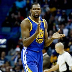 Durant dona $57,000 a una escuela de sin techo en OKC