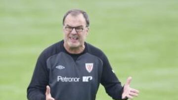 <b>URGE GANAR. </b>Bielsa es el primero que demanda un triunfo.