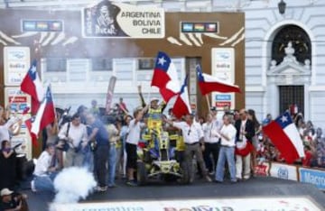 Ignacio Casale y su simbólico arribo a la meta del Dakar que ganó en quads.