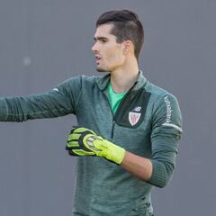 Oleaga firma con Larrazabal e Iraizoz en el Barakaldo