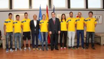 La delegación española de triatlón fue recibida por Miguel Cardenal.