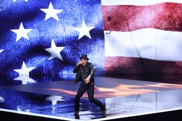 Kid Rock performs ahead of Republican presidential nominee and former U.S. President Donald Trump's speech on Day 4 of the Republican National Convention (RNC), at the Fiserv Forum in Milwaukee, Wisconsin, U.S., July 18, 2024. REUTERS/Mike Segar