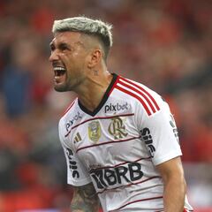 Flamengo amarga la primera noche de Vidal en Curitiba