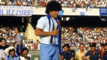 Maradona desea "volver de corazón" al Nápoles