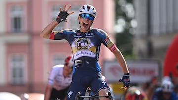 Magnier celebrando su victoria en la cuarta etapa del Tour de Polonia 2025