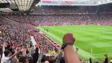 La ovación a Luis Díaz por su doblete en Old Trafford