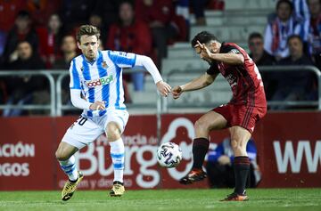 Nacho Monreal y Alexander Gonz¨¢lez.
