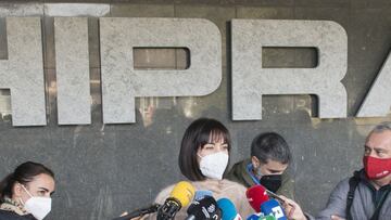 La ministra Ciencia e Innovación, Diana Morant, ofrece declaraciones a los medios tras visitar la sede de Hipra, a 4 de enero de 2022, en Amer, Girona, Catalunya, (España). Su visita tiene como objetivo conocer el trabajo que realizan en la farmacéutica donde investigan, producen y comercializan vacunas. Asimismo, cuentan con experiencia en coronavirus. HIPRA prevé producir 400 millones de dosis de su vacuna HIPRA SARS-CoV-2 durante el 2022.
04 ENERO 2022;CATALUÑA;FARMACEUTICA;PRODUCTOS;VACUNAS
Glòria Sánchez / Europa Press
04/01/2022