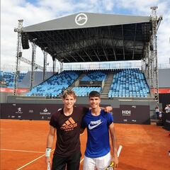 Alcaraz le confiesa a Thiem que es el ídolo de su hermano