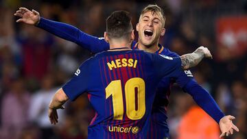 Deulofeu, con Messi.