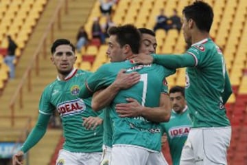 Con pequeños cambios de tonalidades y colores en sus mangas, Audax Italiano siempre ha mantenido su característico verde.